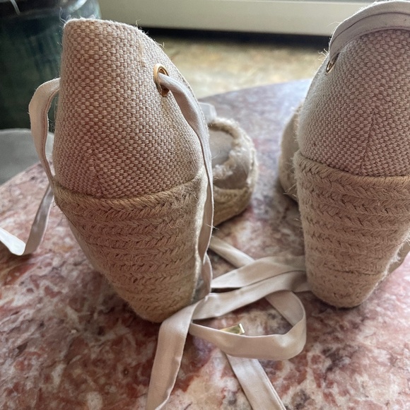 SHOEDAZZLE linen platforms - Picture 4 of 6